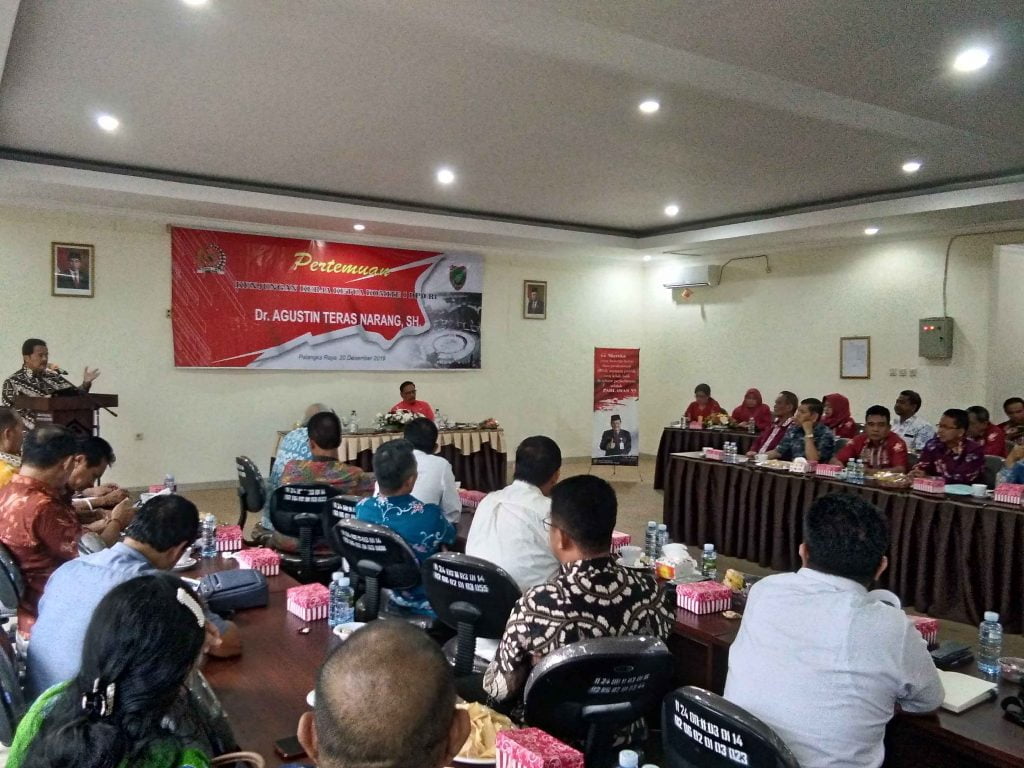 Ketua Komite I DPD RI Agustin Teras Narang saat melakukan pertemuan dengan sektor perkebunan