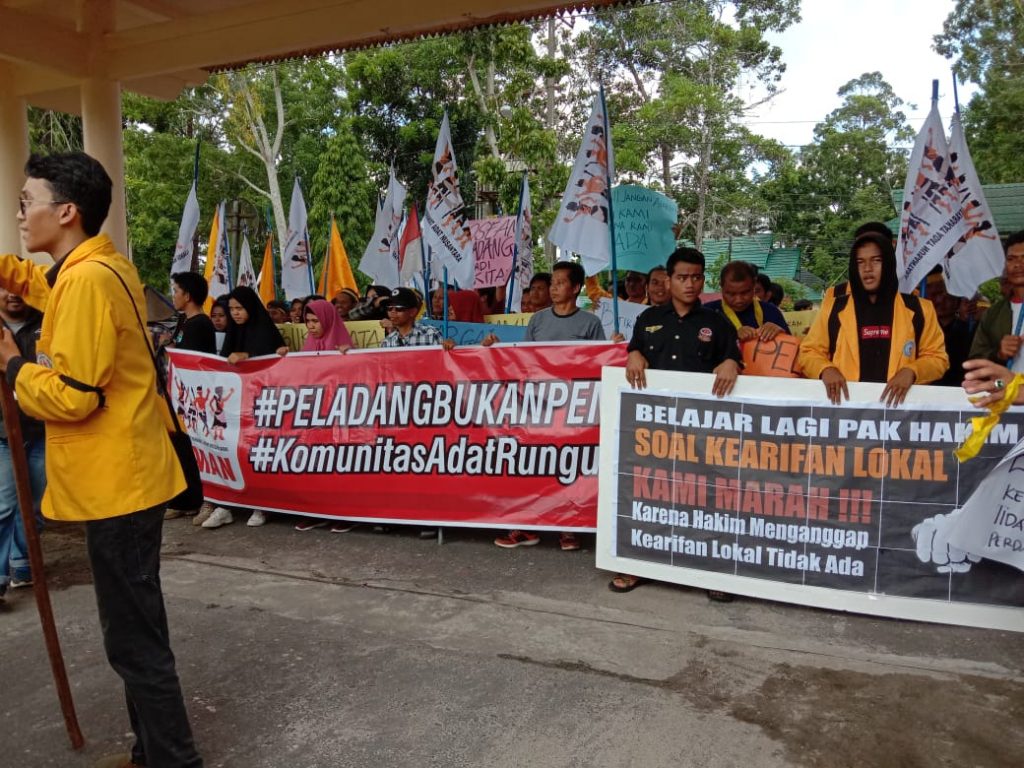 Menuntut Keadilan 2 Peladang, AMAN Demo Kantor DPRD