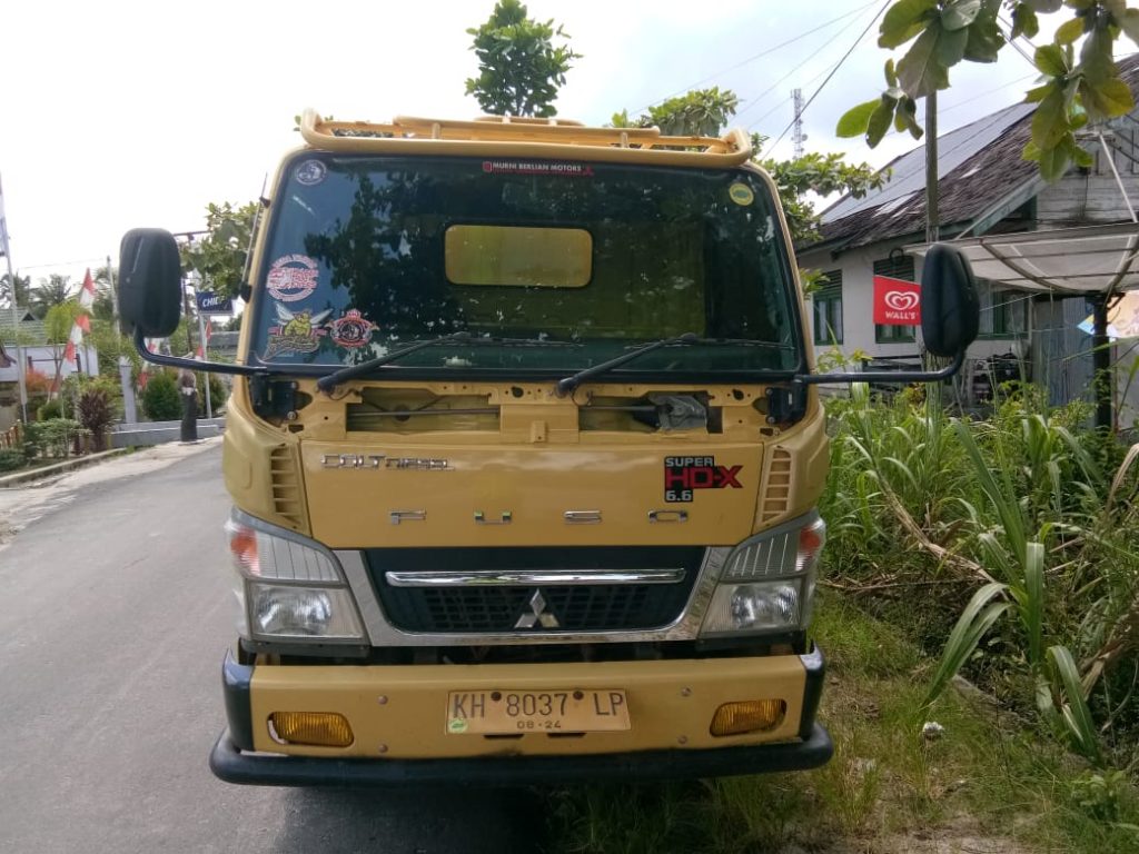 Senggol Truk Tangki, Pengendara Motor Tewas