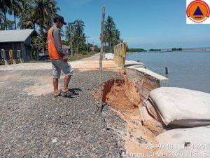 Tim TRC BPBD Kobar Turun ke Desa Keraya yang Abrasi