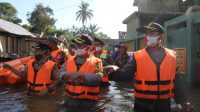 Kapolres Kobar Turun Langsung Tinjau Banjir di Arut Utara