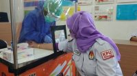 KPU Palangka Raya dan Badan Adhock Jalani Rapid Test