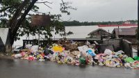 ANTISIPASI SERANGAN BUAYA- Jangan Buang Sampah ke Sungai