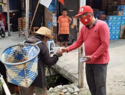 Peduli Pekerja Informal, Pengurus DPW PSI Kalteng Gelar Pembagian Rice Box