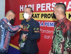 Bupati dan Ketua DPRD Seruyan Terima Pin Emas HPN