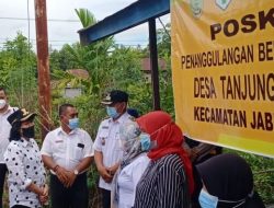 Bupati Pulpis Serahkan 6 Ton Cadangan Beras untuk Korban Banjir