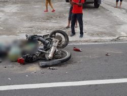 Mendadak Mundur, Pengendara Motor Tewas Dilindas Truk Tronton