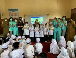 Primaya Hospital Betang Pambelum Ajak Ratusan Murid SD Palangka Raya Mencuci Tangan dengan Benar