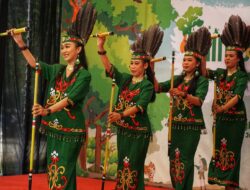 Tari Giring Giring Menyambut Pahlawan Perang Dayak