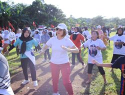 Meriahnya Zumba Bersama Iin Aprillina