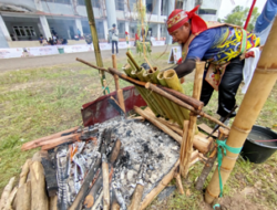 Tradisi Sakral Malamang Suku Dayak  