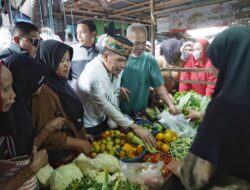 Sambangi Pasar Keramat Sampit Kotim, Agustiar Bawa Berkah untuk Warga Pasar