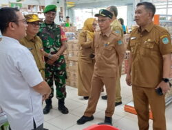 Pj Bupati Said Salim Cek Harga Bapok di Pasaran