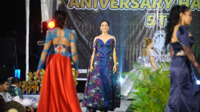 HUT KE-5 HAPAKAT-Fashion Show, Benang Bintik Populer hingga Mancanegara