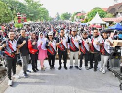 Dispursip Kalteng Ikut Jalan Sehat, Peringati Hari Pahlawan Bersama Gubernur Sugianto Sabran di Sampit