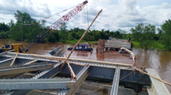 Jembatan Muara Terusan Ambruk